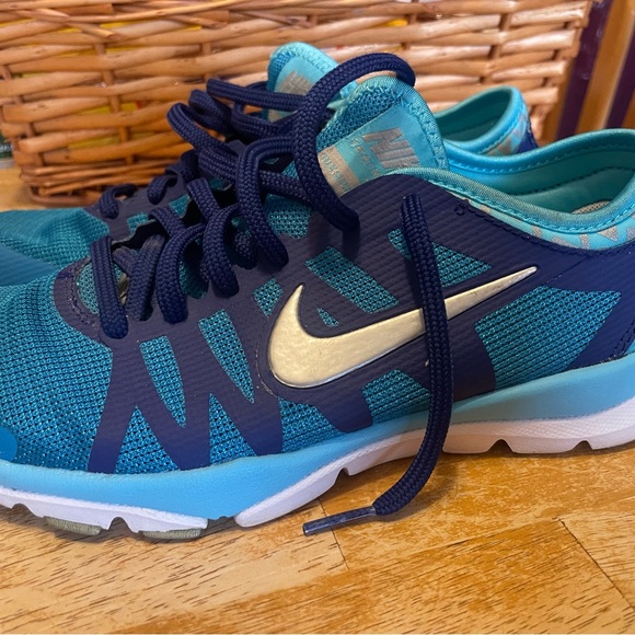 Nike Shoes - Women’s Nike Fit Sole Aqua and Indigo Athletic Shoes